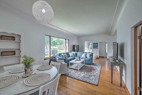 Bright Ludington Home 3 Blocks To The Beach!