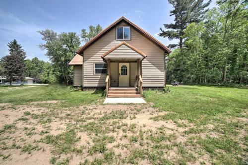 Spacious House On Half Acre Less Than 3 Mi To Beach!