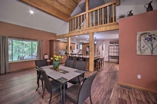Spacious House On Half Acre Less Than 3 Mi To Beach!
