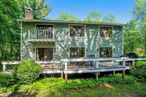 Lovely Lakewood Getaway