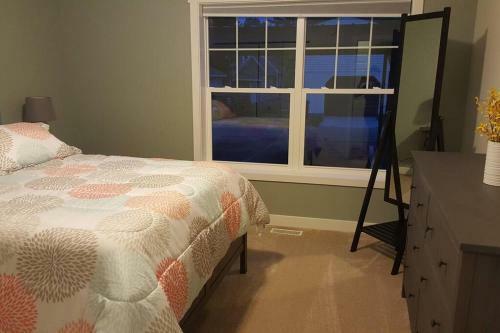 Modern And Pristine Condo -by The Gt Commons