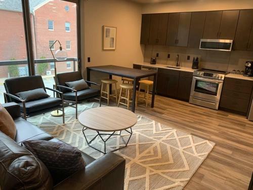 Modern Condo 210 Just Blocks From Lake Michigan