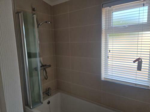 Remarkable 2-bed Luxury Lodge In Routh With Hottub