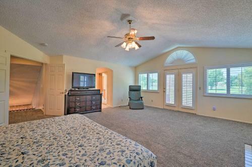 Luxe Oasis On Golf Course About 8 Mi To Lake Mead