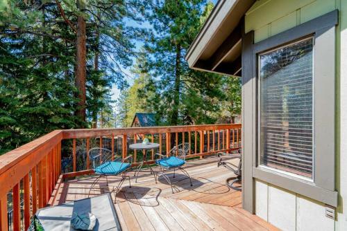 Zephyr's Whisper Retreat! Views, Backyard, AC