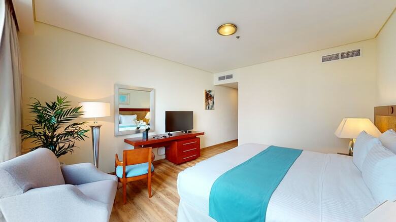 Hotel Oasis Beach Tower