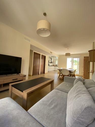 Spacious Family House Near Beach