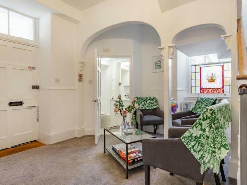 Lovely Villa 1 King 1 Double 4 Single 1bunk Bed