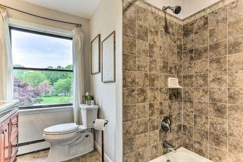 Gorgeous Montgomery Home With Seasonal Pool!