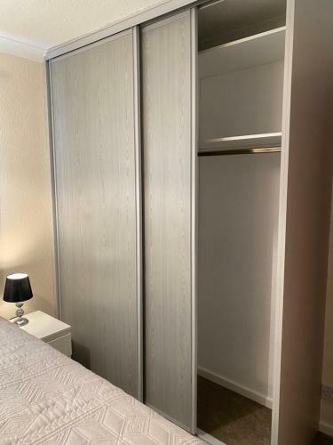 Dunfermline, 2 Bedroom Home With Free Parking