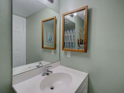 Sunsaltsand Lakefront 2br Condo Sleeps 6 Beachview
