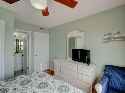 Sunsaltsand Lakefront 2br Condo Sleeps 6 Beachview
