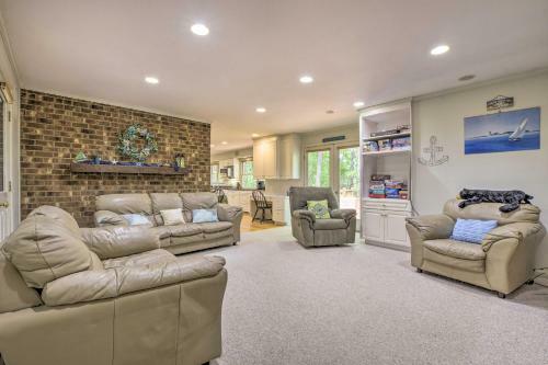 Peaceful Durham House On Pond With Huge Deck!