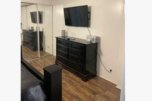 Beautiful Home Fully Remodeled Entire Home