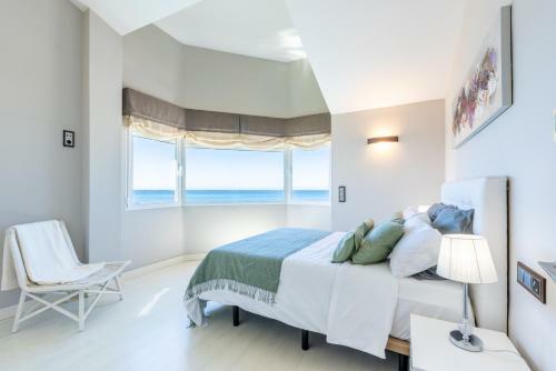 Calahonda Del Sol - Front Line Apartment With Sea View