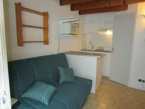 Jolie Villa Mitoyenne Situ�e � 250 M de La Plage