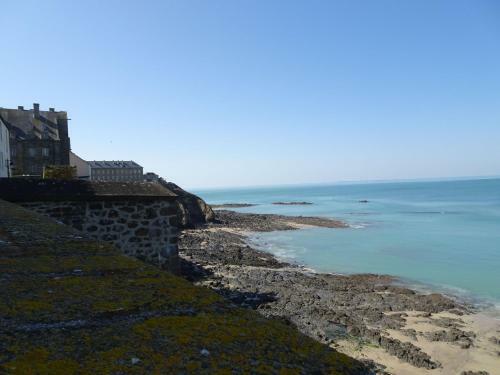 Comfortable Holiday Villa, 50m From The Sea