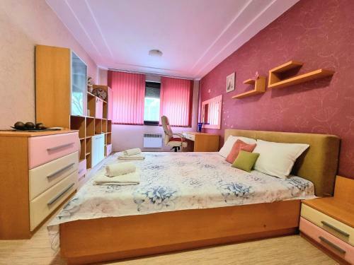 Apartamento Aristocratic 3 Bedr.apartment In Seper Center