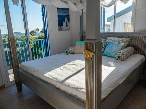 Greek Island Style 2 Bedroom Villa With Pool