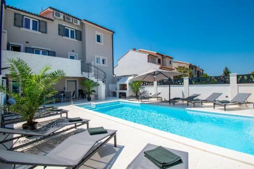 Villa Beatiful House Enka In Banjole,pula