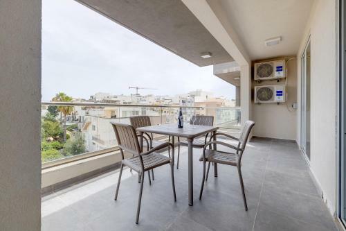 Deluxe 2br Apartment In Central St Julians