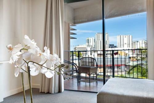 Apartamento Breezy Harbourside Getaway - Balcony & Resort Pool