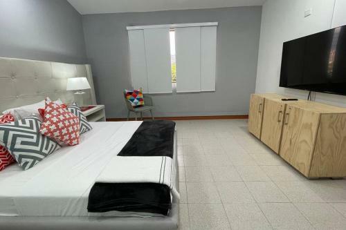 Acogedora Villa Con Piscina