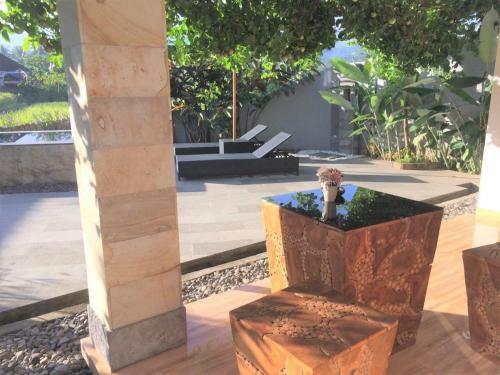 Hostal Room In Villa - Villa - Warung Aromachampuhan