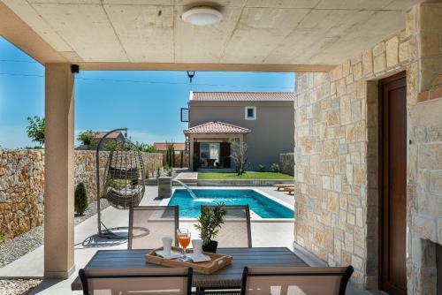 Luxury Villa With Pool,jacuzzi And Sauna/04