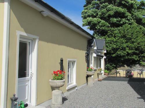 Riverside Lodge B&B