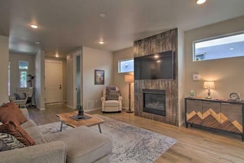 Upscale And Modern Colorado Springs Townhome!