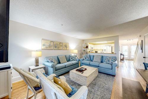 Kings Grant --- 40084 Grant Drive, Unit 72
