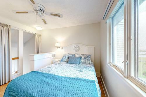 Kings Grant --- 40084 Grant Drive, Unit 72