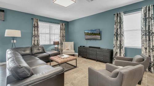 Dream Escape Large Home Located In Champion Gates