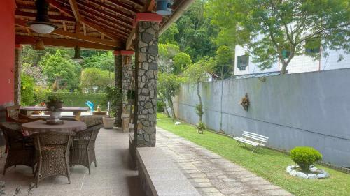 Casa Agrad�vel Com Piscina E Lareira