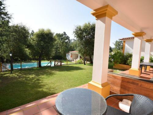 Luxurious Villa In Caldas Da Rainha With Swimming Pool