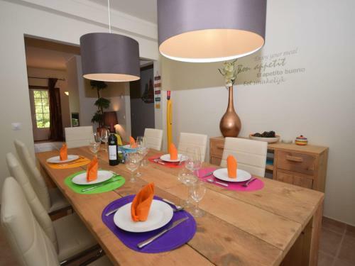 Luxurious Villa In Caldas Da Rainha With Swimming Pool