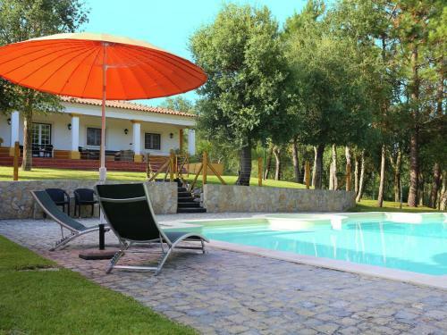 Luxurious Villa In Caldas Da Rainha With Swimming Pool