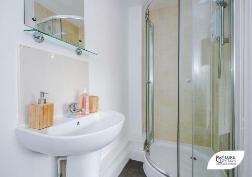 Apartamento ?cosy 4 Bed ?master Ensuite ?nr Park ?liverpool
