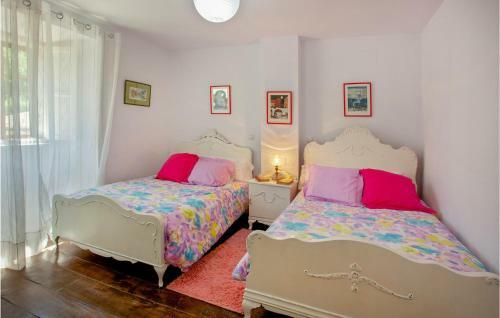 Nice Home In B�rcena De Ebro With Wifi And 4 Bedrooms