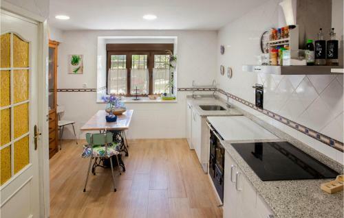 Nice Home In B�rcena De Ebro With Wifi And 4 Bedrooms