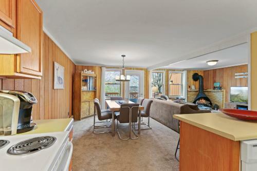 3br 2ba Mountain Condo Sleeps 6 Indoor Pool