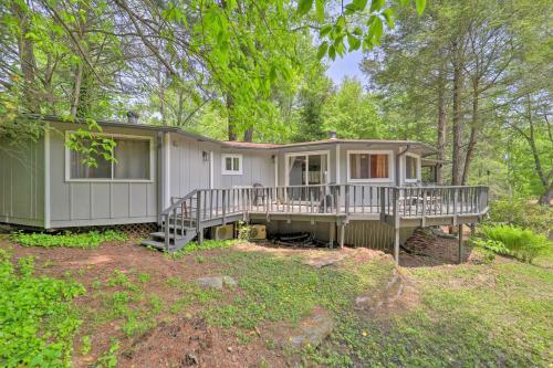 Bright Banner Elk House With Fireplace And Deck!