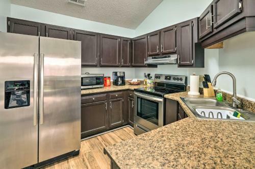 Lovely Jacksonville Home With Backyard And Patio!