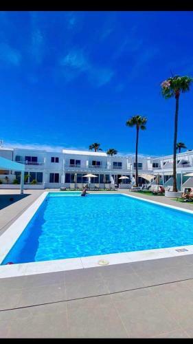 Apartamento Air-conditioned 2 Bedroom Poolside Apt - Free Wifi