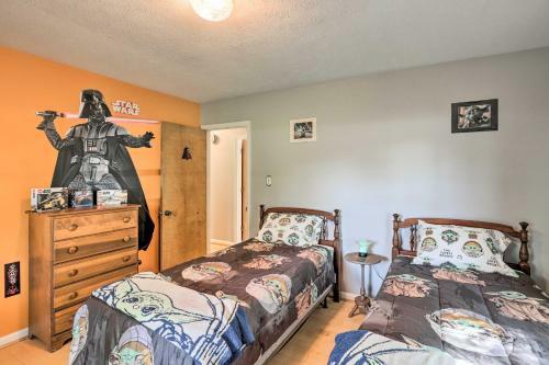 Charming Leicester Home With Deck And Gas Grill!