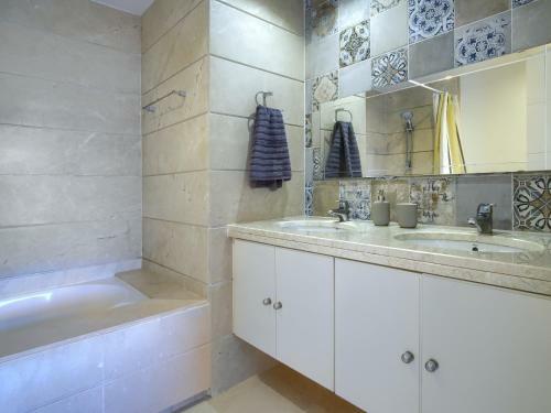 Apartamento 98 La Cala Golf, Views, Terraces, Pool, Parking