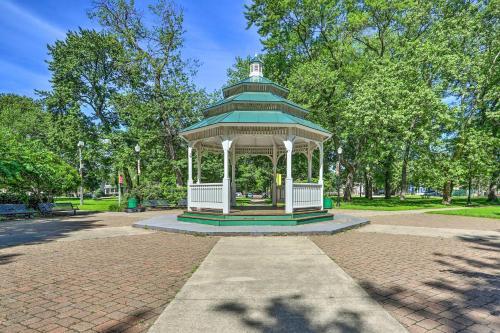 Cleveland Apartment, Walk To Lincoln Park!