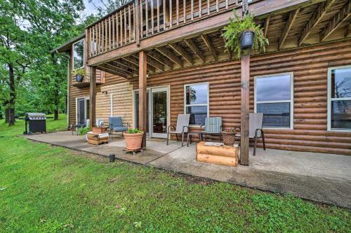 Apartamento Sunset Cove Lakefront Escape With Deck And Yard