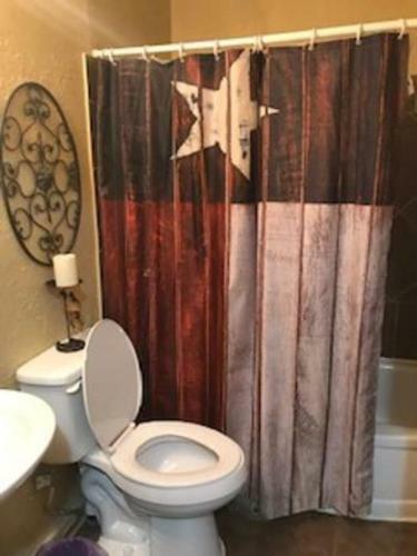 4 Bed Cowboy Home1 Mi Fort Sill- Weekly Rates!
